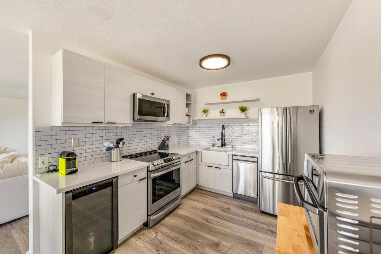 Newly Renovated Condo With Sup Paddle Boards And Golf Clubs Included Kailua Kültér fotó