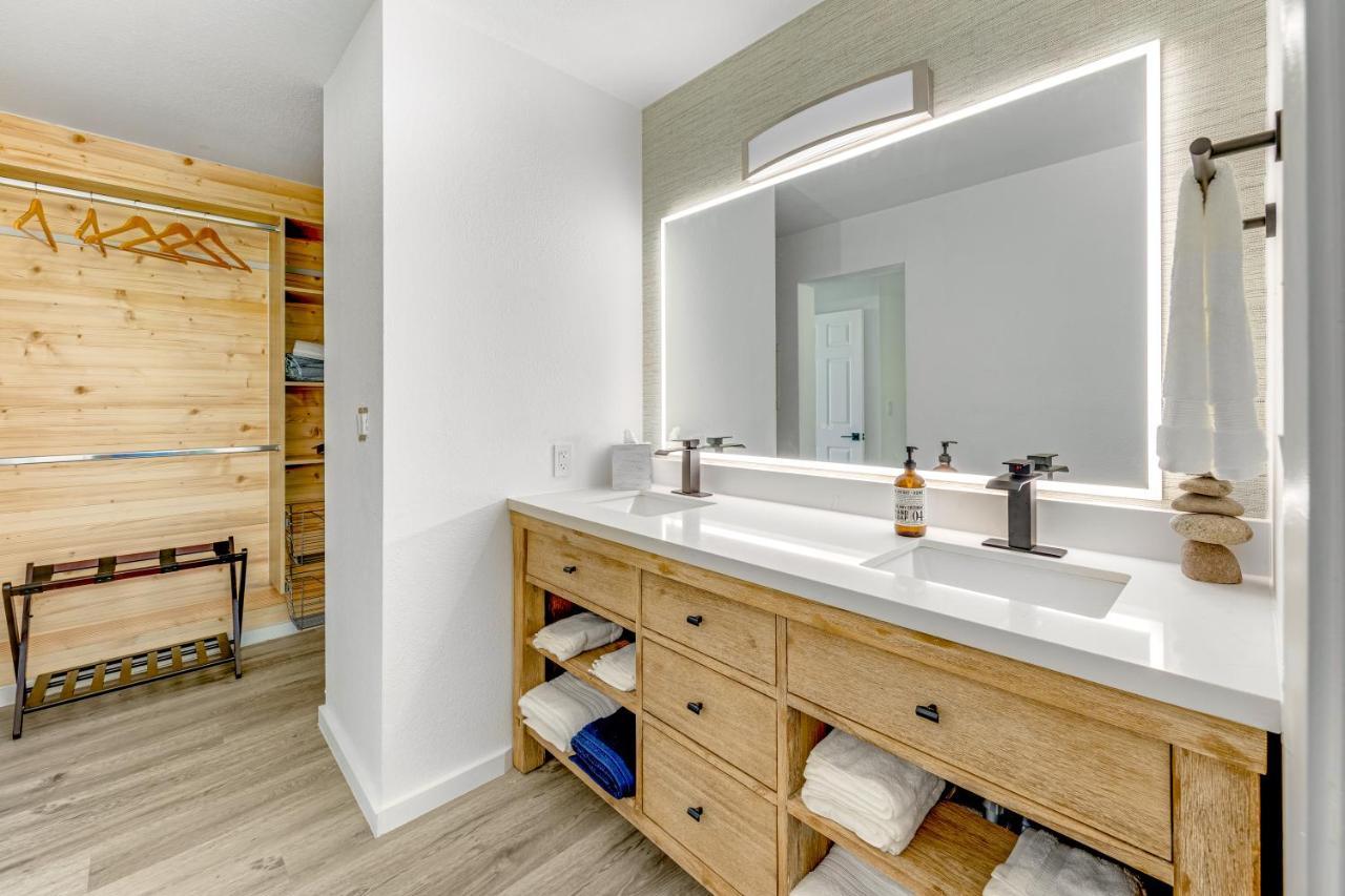 Newly Renovated Condo With Sup Paddle Boards And Golf Clubs Included Kailua Kültér fotó